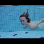 Anna Netrebko adolescente delgada y diminuta bajo el agua servipornoxxx